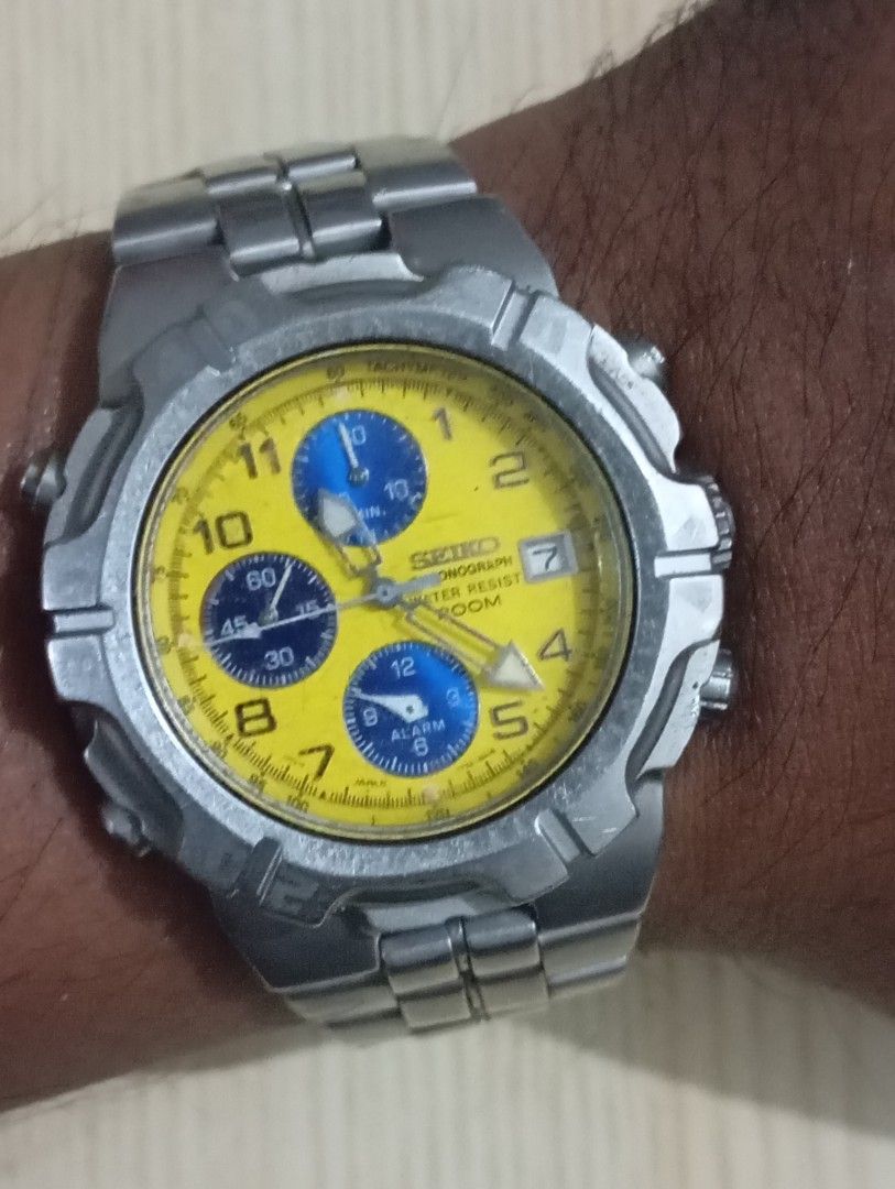Seiko chronograph (Category: Men's Watches) located in Las Pinas. Submitted by quick_deals_great_finds2 (Listing ID 1468444752, Image 3). Description: Original good working condition Quartz chronograph with battery 42mm large fits wrist 7 inches.