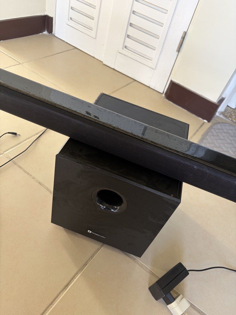 Sembrandt Speaker (Category: Soundbars, Speakers & Amplifiers) located in Mandaluyong City. Submitted by kiko0304 (Listing ID 1468357026, Image 1). Description: Soundbar with External Subwoofer 2,000 .
