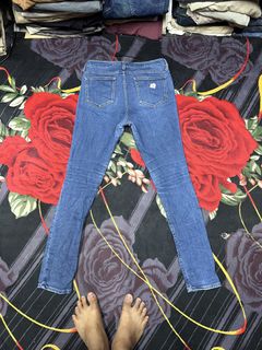 (Category: ) located in . Submitted by BAZAROUTLETSTORE (Listing ID 1468324943, Image 1). Description: .