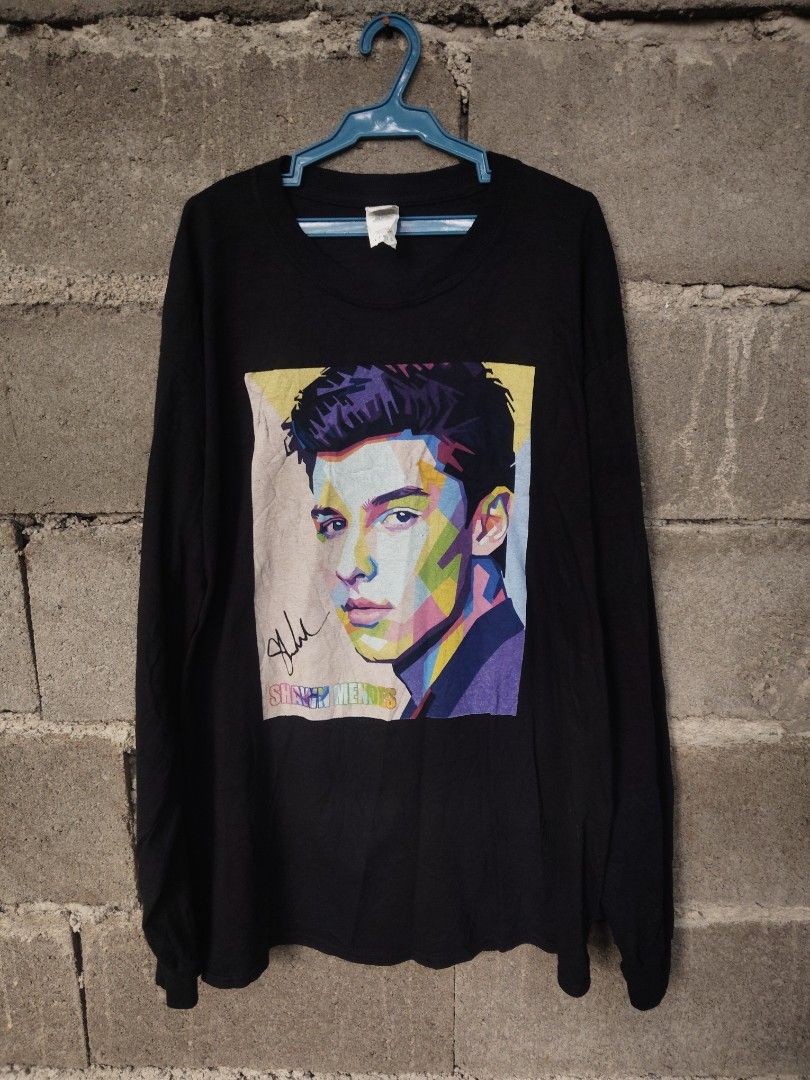 shawn Mendes longsleeve size large on tag (Category: Tshirts & Polo Shirts ) located in Davao. Submitted by aristotlekhld (Listing ID 1468409810, Image 2). Description: 21.5x29.5 dimes gildan tag large no issue color rate 10/10.