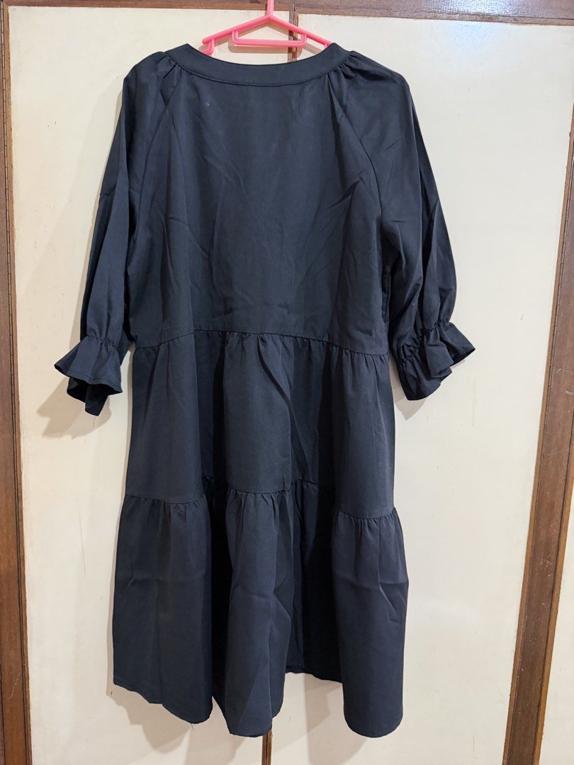 Shein Black Dress Large (Category: Dresses) located in Manila. Submitted by preloved_new_forsale (Listing ID 1468355381, Image 2). Description: .