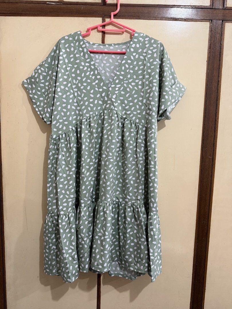Shein Green Dress Large (Category: Dresses) located in Manila. Submitted by preloved_new_forsale (Listing ID 1468355880, Image 1). Description: .