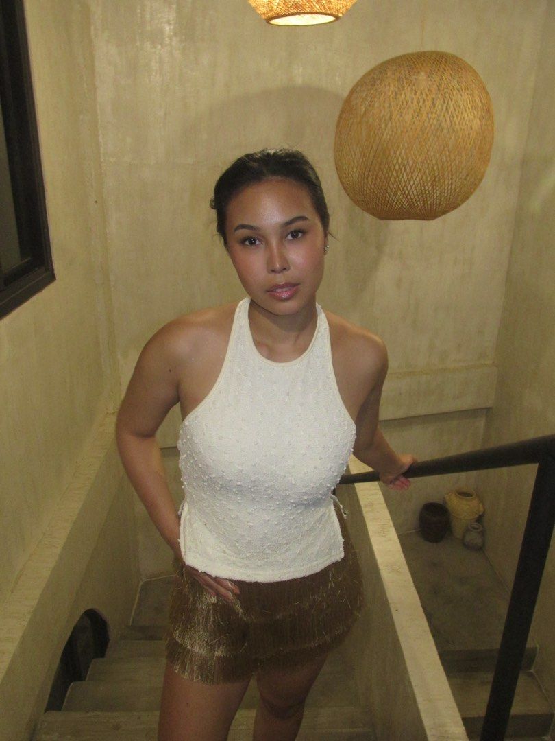 SHEIN Small Beige Halter Top Lace Pattern (Category: Sleeveless) located in Angeles City. Submitted by vega.rachel (Listing ID 1468284309, Image 3). Description: - Brand: SHEIN - Color: Beige - Size: Small - Material: All-over lace texture - Design: Halter style with back ring detail - Measurements: Bust 29.5" | Waist 25" | Length 19.5" - Condition: Great for layering or warmer weather - Price: ₱150.
