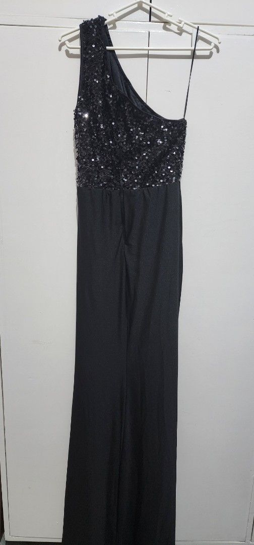 SHEIN Unity Sequin Patchwork High Waisted Maxi Dress Party (Category: Evening dresses & gowns) located in Mandaluyong City. Submitted by ghostrider114 (Listing ID 1468326168, Image 1). Description: - Brand: SHEIN Unity - Style: Elegant black maxi dress with skinny fit - Details: One-shoulder neckline, sparkly sequin patchwork on top and high waist - Occasion: Perfect for parties, proms, and formal events -Item location: Makati - Condition: Only u
