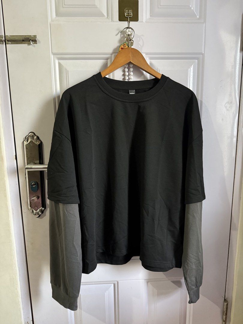SHEIN Y2K Layered Longsleeve (Category: Tshirts & Polo Shirts ) located in Las Pinas. Submitted by sellerkjb (Listing ID 1468436995, Image 2). Description: BRAND NEW 2XL — Boxy LAS PINAS CITY.