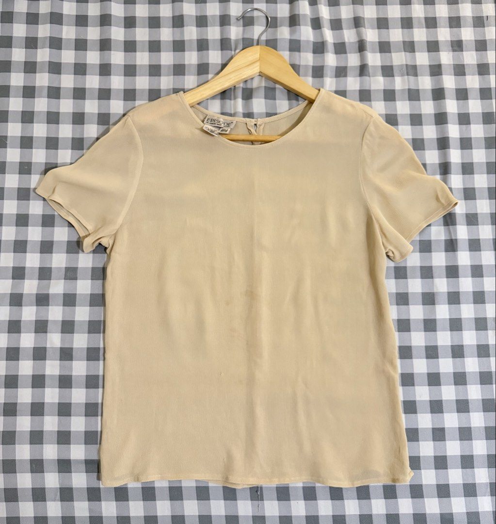 Short Sleeve Blouse (Category: Blouses) located in Subic. Submitted by ciesells (Listing ID 1468432648, Image 1). Description: Bust: 36 (med) - With washable stain in front - Design: Short sleeves, round neckline, back keyhole with a single button closure - Lightweight, breathable, flowy fabric.
