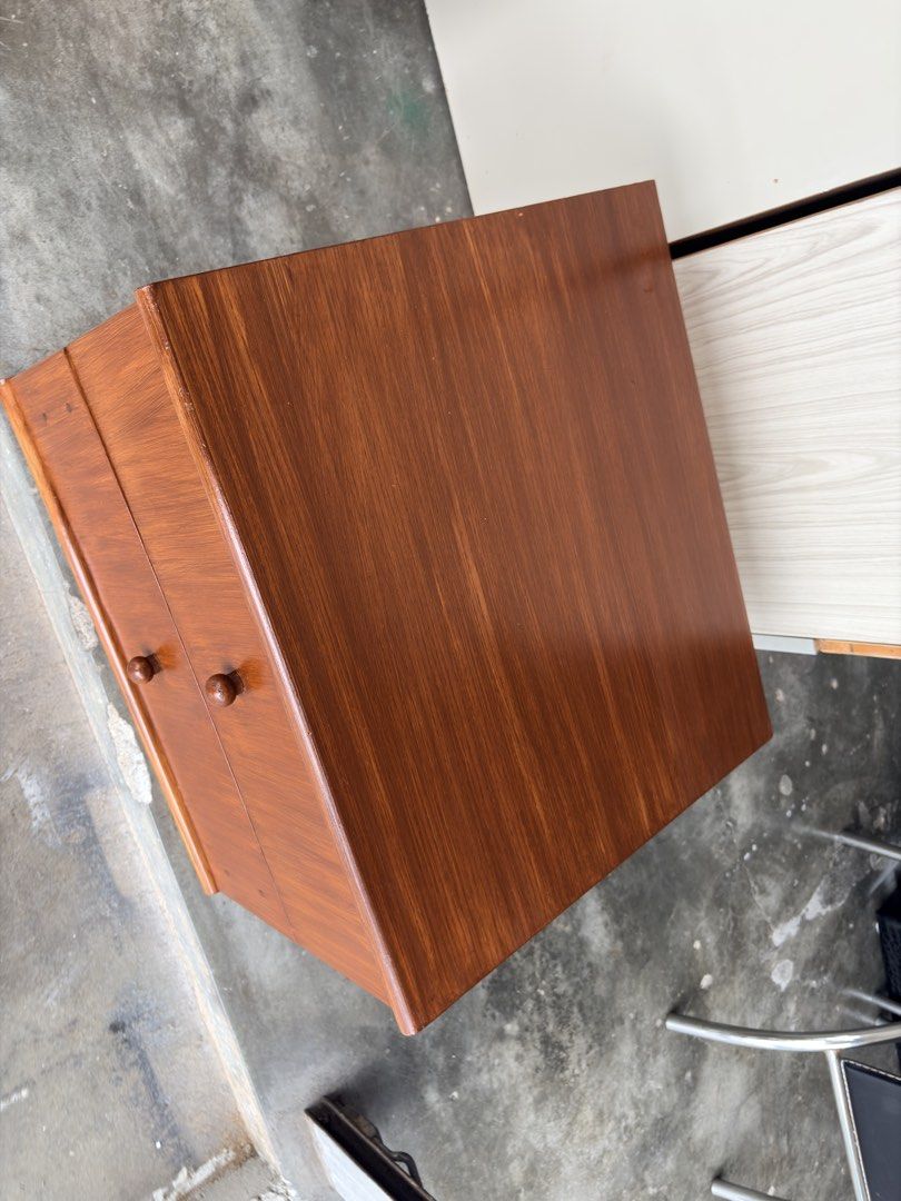 side table (Category: Tables & Sets) located in Kajang. Submitted by goodsdmy_secondhandshop (Listing ID 1468287793, Image 2). Description: barang secondhand. condition masih okay. as is barang self pickup taman bukit mewah sahaja. delivery boleh arrange lalamove .