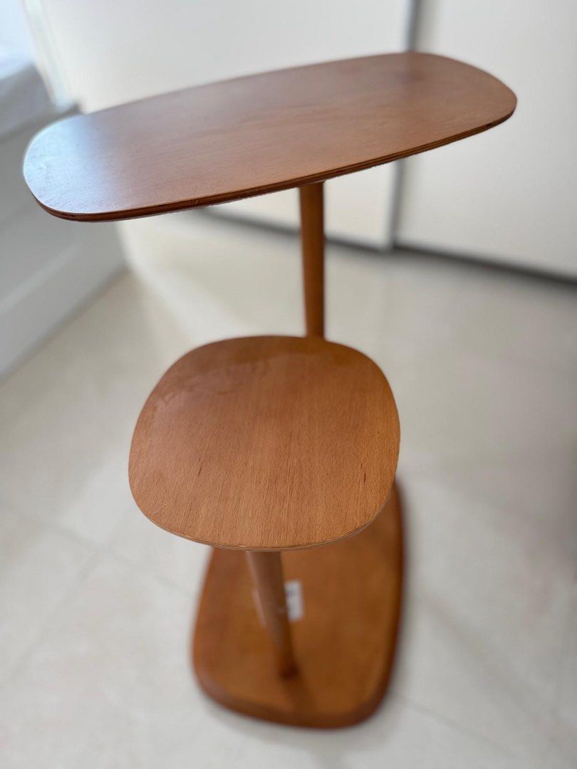 Side table （分類：桌子）位於 Hong Kong。 由 dandan0214 提交（商品編號 1468328294，圖片 2）。簡介： Self pick up cwb Donki front Paterson street。