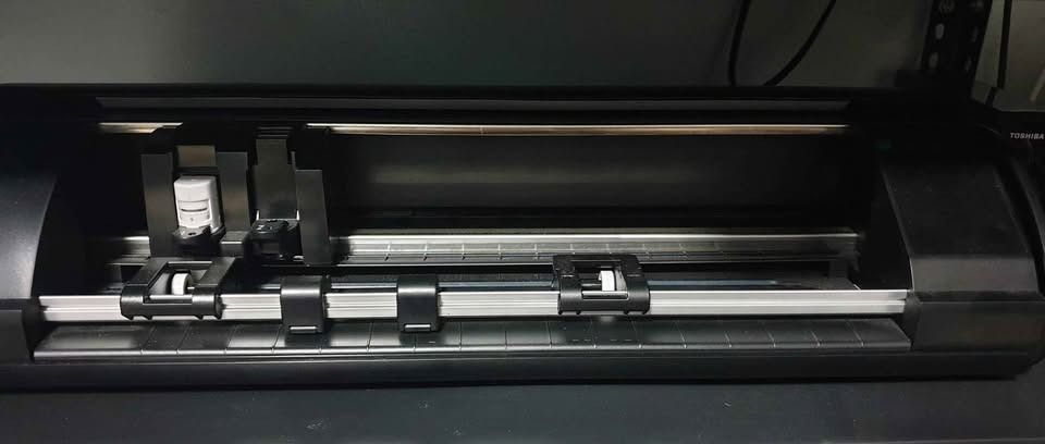 Silhouette Cameo 5 (Black) (Category: Printers, Scanners & Copiers) located in Manila. Submitted by benjfh (Listing ID 1468313966, Image 2). Description: - Item: Silhouette Cameo 5 (Black) - Purchase Date: December 2024 - Condition: Rarely used for small projects, excellent working condition - Reason for selling: Upgrading to a new machine - Inclusions: Machine, 1 autoblade, cutting mat (with usage marks), AC adapter, free vinyl sheets, and origi