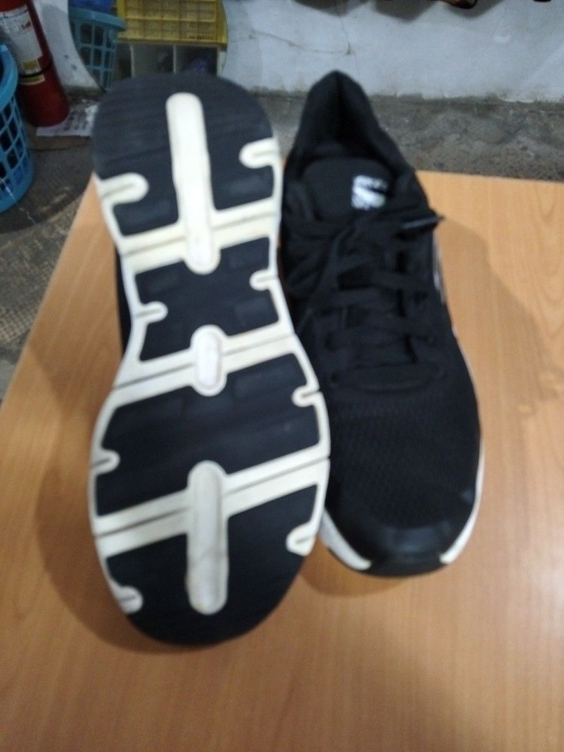 Skechers (Category: Sneakers) located in El Salvador. Submitted by francheskaukayukay (Listing ID 1468376663, Image 3). Description: .