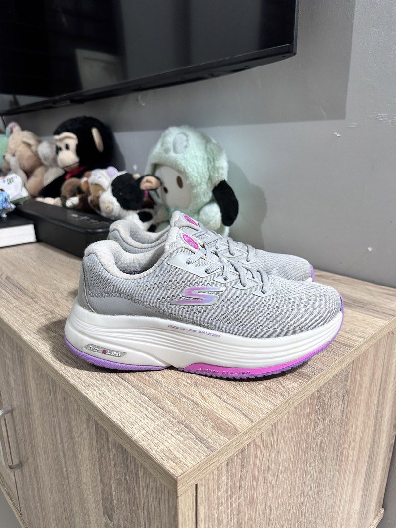 Skechers shoes (Category: Sneakers) located in Manila. Submitted by nilodanzcuadra (Listing ID 1468323836, Image 1). Description: 7 womens Like new Loc: north caloocan.