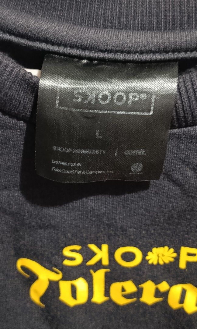 Skoop sweatshirt (Category: Coats, Jackets and Outerwear) located in Jaen. Submitted by vinzyrus217291 (Listing ID 1468468444, Image 3). Description: skoop tolerate sweatshirt med to large Nueva ecija location can do meetups or shipping via jnt.