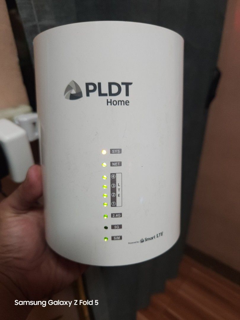 Smart Prepaid Wifi (Category: Networking) located in Manila. Submitted by chrizchild20 (Listing ID 1468421130, Image 1). Description: Smart Prepaid Wifi GreenPacket Modem New Model with 2 Ethernet Port ● 100% No Issue ● Good As New ● Simcard Sticker Still Intact bili nalang kayo ng New Fam Sim or Regular Sim. Lalamove nyo nalang po kung malayo kayo. own book nyo naman po yan at sarili nyong rider kaya safe kayo. from Tondo Manila ako.