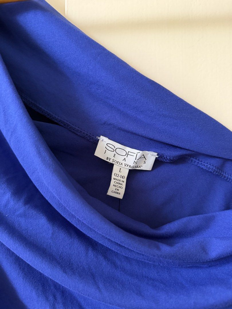 sofia vergara royal blue dress (Category: Dresses) located in Cabanatuan. Submitted by brokegirlwholovesclothes (Listing ID 1468459927, Image 3). Description: - size L on tag (brand by sofia vergara) - length 43" - high quality.