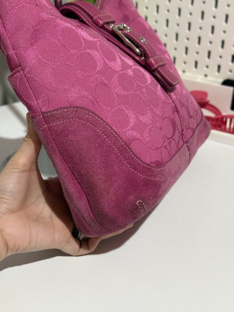 Soho Shoulder (Category: Luxury Bags & Wallets) located in Manila. Submitted by angelferre04294 (Listing ID 1468391386, Image 2). Description: .