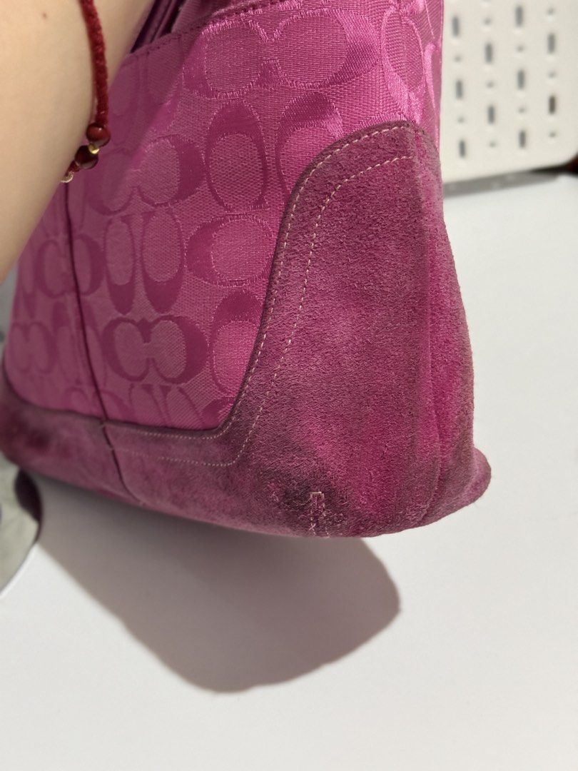 Soho Shoulder (Category: Luxury Bags & Wallets) located in Manila. Submitted by angelferre04294 (Listing ID 1468391386, Image 3). Description: .