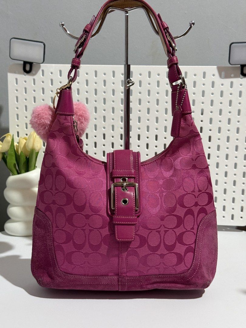 Soho Shoulder (Category: Luxury Bags & Wallets) located in Manila. Submitted by angelferre04294 (Listing ID 1468391386, Image 1). Description: .
