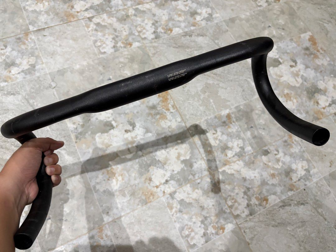 SPECIALIZED dropbar (Category: Bicycles) located in Muntinlupa City. Submitted by pinkmoscat.o (Listing ID 1468439590, Image 3). Description: Selling Specialized drop bar 38cm, aluminum RFS: upgrade Shipping via lalamove shouldered by buyer Location: Muntinlupa Payment via Gcash, BPI, or RCBC only.