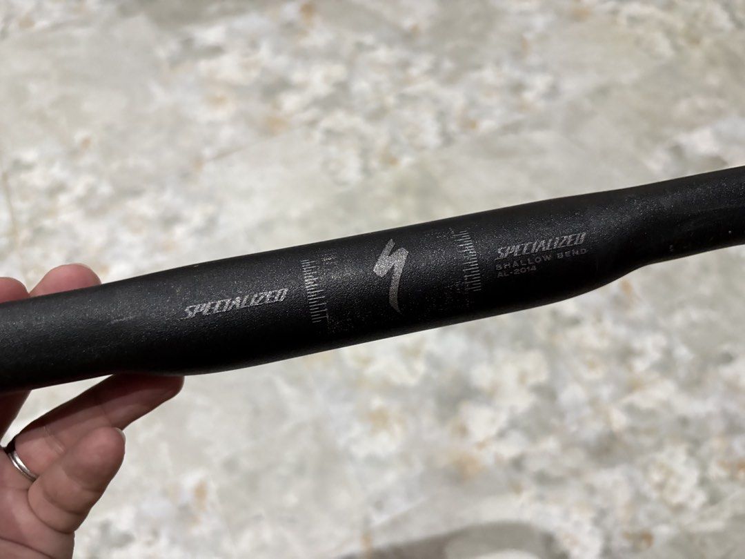 SPECIALIZED dropbar (Category: Bicycles) located in Muntinlupa City. Submitted by pinkmoscat.o (Listing ID 1468439590, Image 1). Description: Selling Specialized drop bar 38cm, aluminum RFS: upgrade Shipping via lalamove shouldered by buyer Location: Muntinlupa Payment via Gcash, BPI, or RCBC only.