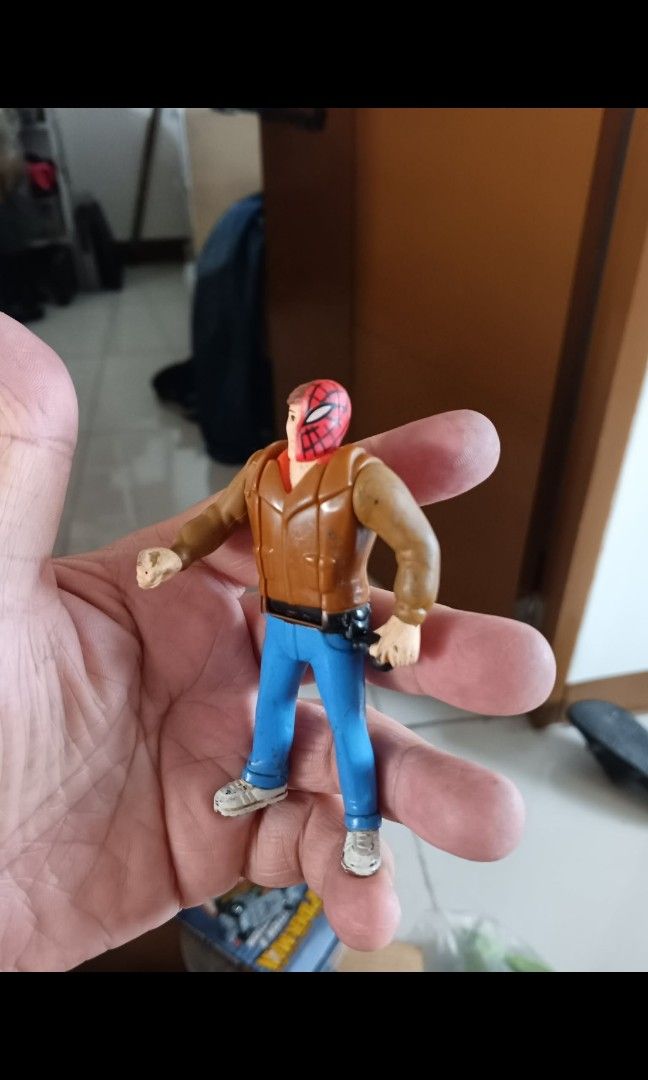 Spiderman figure retractable head vintage (Category: Action & Battle Toys) located in Quezon City. Submitted by toys_r_here (Listing ID 1468304672, Image 3). Description: GOOD FOR GIFT AND COLLECTION as is po Good condition First to pay gets the item pa check nalng sa pic yun condition pm me for questions ship pwede lalamove or jnt qc and marikina area.