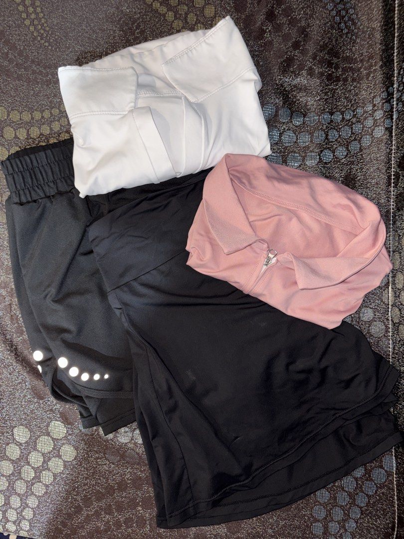 sportswear set (Category: Activewear) located in Baybay. Submitted by wicosopa (Listing ID 1468409431, Image 1). Description: this set alr comes with two tops, one short, and one skirt. perfect for your pickleball, runs, and literally anything! i barely used these so it really is still in its perf condition :) price + sf here are the sizes: shorts: xl top: l skirt: l mop: gcash mod: j&t .