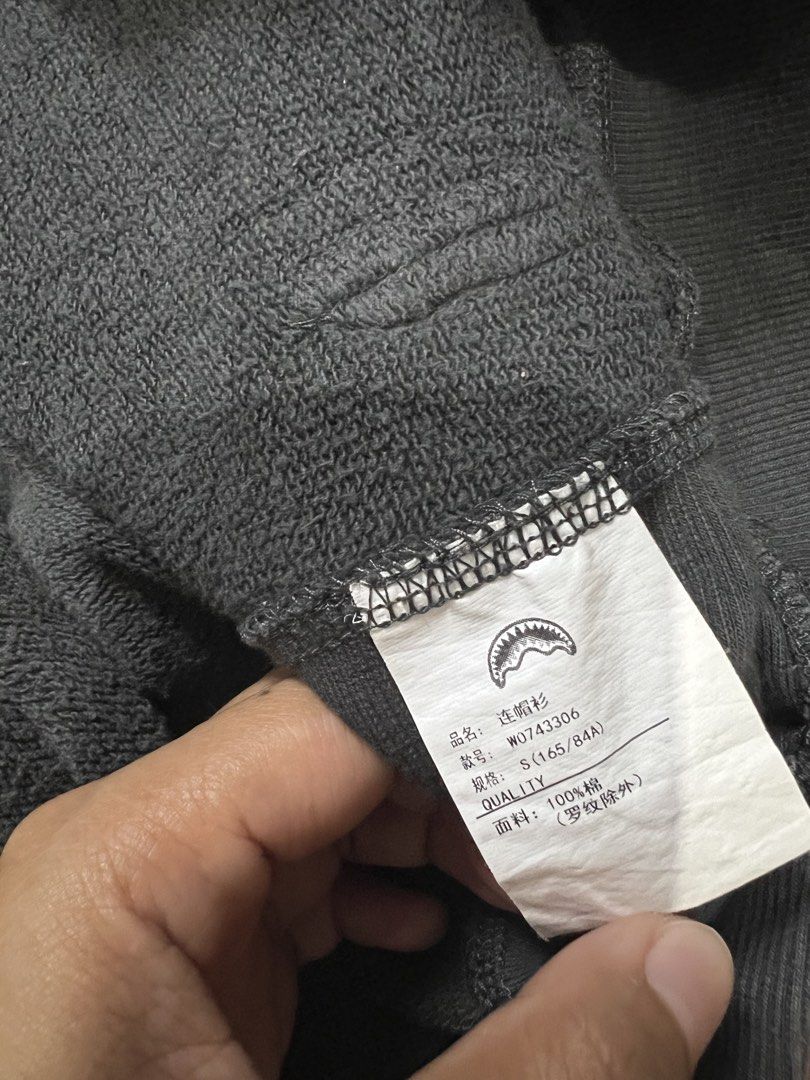 Sprayground (Category: Coats, Jackets and Outerwear) located in Manila. Submitted by hidden_hanger (Listing ID 1468315705, Image 3). Description: .