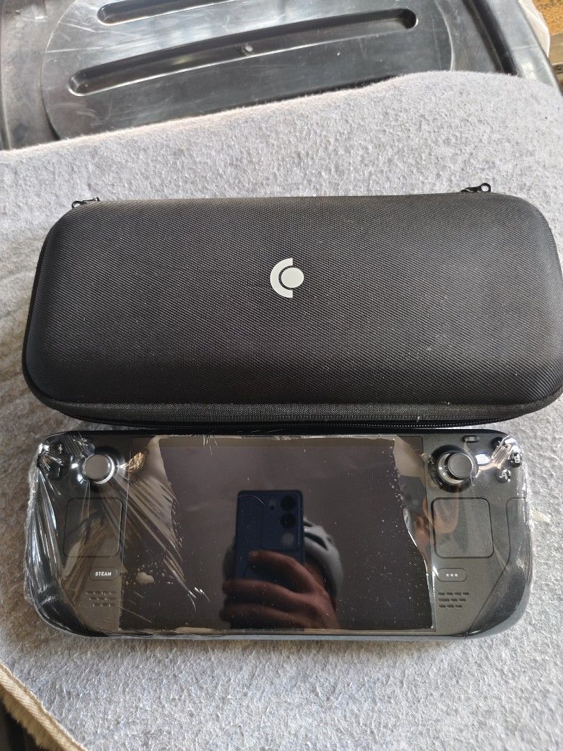 Steam deck lcd (Category: Others) located in Balatan. Submitted by benandbon2 (Listing ID 1468321803, Image 1). Description: good as new from Japan Hindi ko pa gamit Walang hilig sa gaming console Hindi q pa na laruan Hindi aq marunong gumamit.