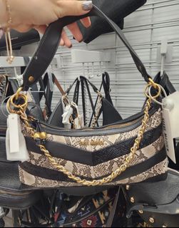 (Category: ) located in . Submitted by yuri_preloved19 (Listing ID 1468295807, Image 1). Description: .