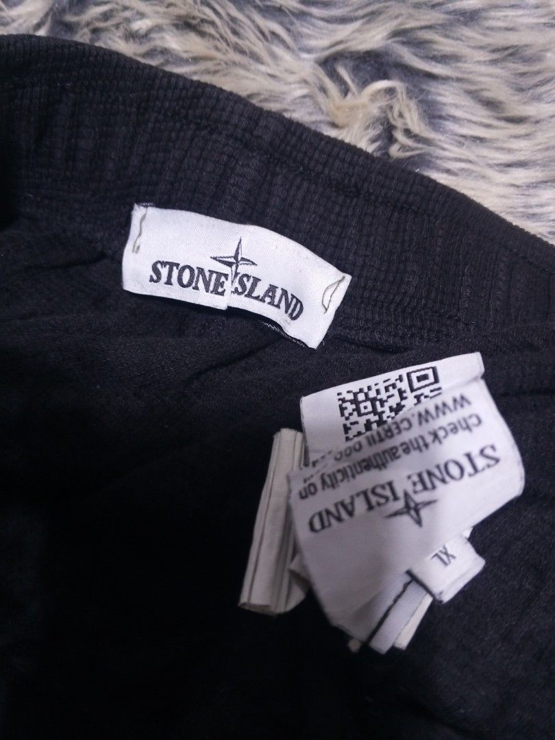 STONE ISLAND (Category: Shorts) located in Manila. Submitted by pagatpatan59259 (Listing ID 1468284211, Image 2). Description: STONE ISLAND Size: XL on tag Price: 750.