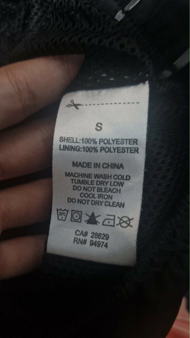 STUSSY PIPING NYLON TRACKPANTS (Category: Trousers) located in Baguio. Submitted by naomisfaith (Listing ID 1468308994, Image 3). Description: Waist 28-36” Length 39”.