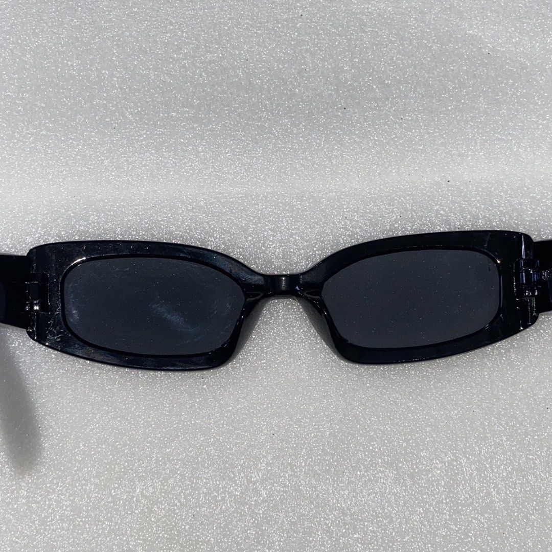Sunglasses (Category: Sunglasses & Eyewear) located in Bulacan. Submitted by jexmd (Listing ID 1468297860, Image 3). Description: .