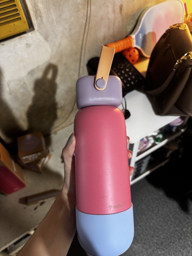 Sunnies flask (Category: Water Bottles & Tumblers) located in Manila. Submitted by javerzosa (Listing ID 1468477359, Image 3). Description: 1000 for the whole thing get niyo na pls.