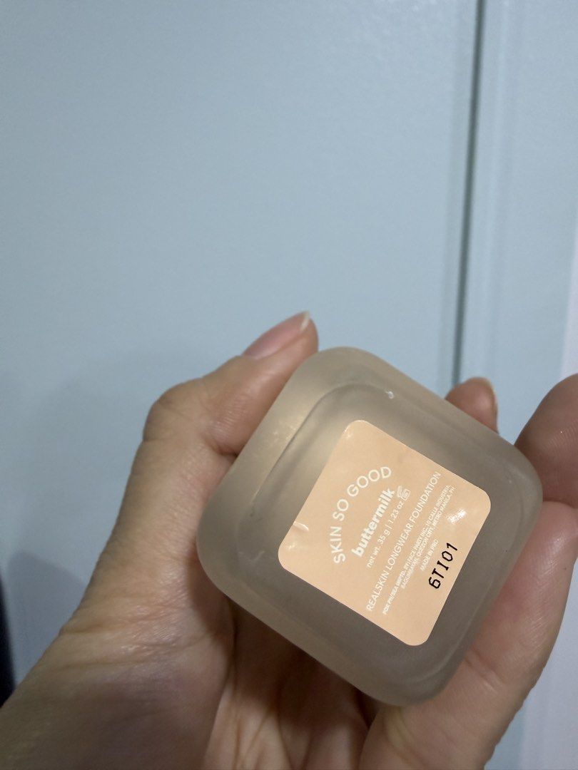 Sunnies foundation (Category: Makeup) located in Quezon City. Submitted by destashingmycloset (Listing ID 1468325678, Image 2). Description: .