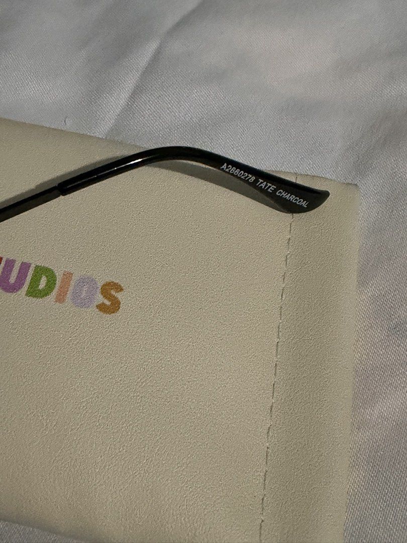 Sunnies Studios “Tate” Sunglasses (Category: Sunglasses & Eyewear) located in Las Pinas. Submitted by euphrasia_ (Listing ID 1468437158, Image 3). Description: - Sunnies Tate sunglasses - Color: Charcoal - Includes pouch RFS: decluttering location: las piñas city delivery via lalamove.