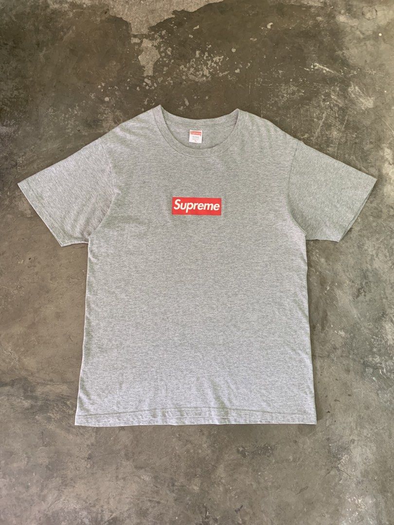Supreme box logo (Category: Tshirts & Polo Shirts ) located in Mexico. Submitted by rabbit.hole_thrift (Listing ID 1468344193, Image 1). Description: Supreme Box Logo Xl on tags 23x31 good condition 650 plus sf.