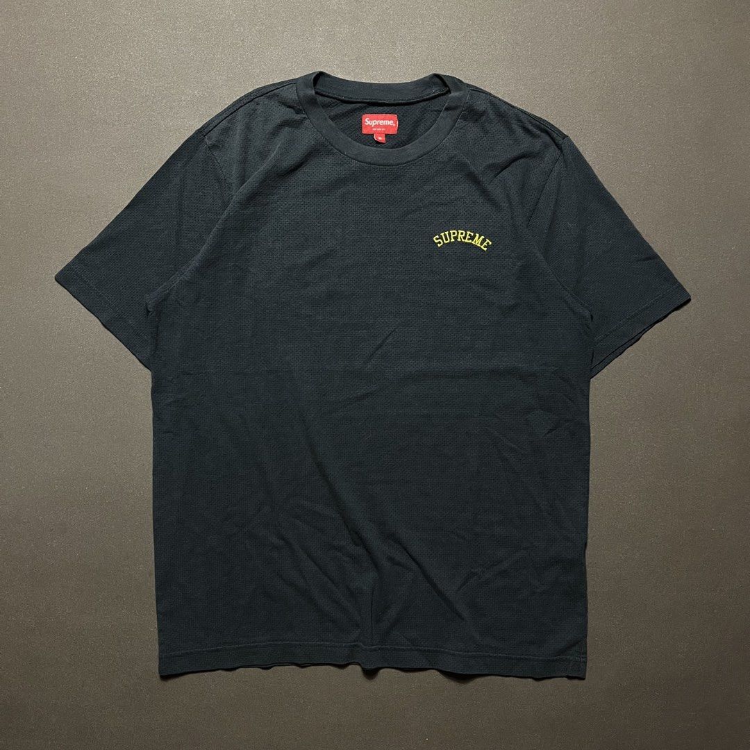Supreme Mesh T Shirt (Category: Tshirts & Polo Shirts ) located in Moncada. Submitted by tishokthrift (Listing ID 1468423576, Image 1). Description: .