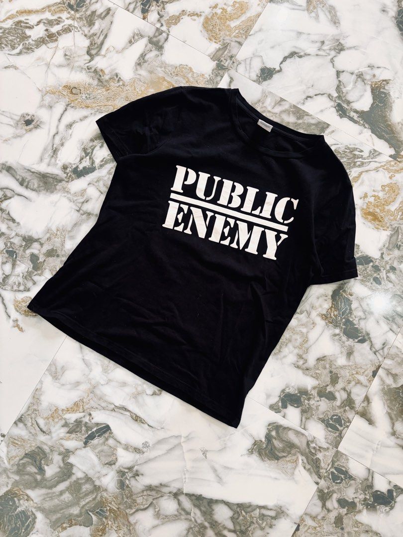 Supreme public enemy (Category: Tshirts & Polo Shirts ) located in Cavite. Submitted by gelloots (Listing ID 1468313343, Image 1). Description: Dimes : 20x25.5 Condition : Good Condition Color rate : 9.5/10 Size on tag: large Wash.