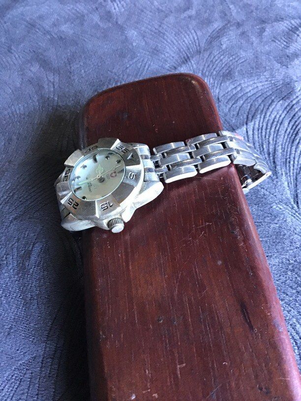 Swiss Army Quartz authentic (Category: Women's Watches) located in Baguio. Submitted by agozun61 (Listing ID 1468290996, Image 2). Description: Quartz authentic good running condition..
