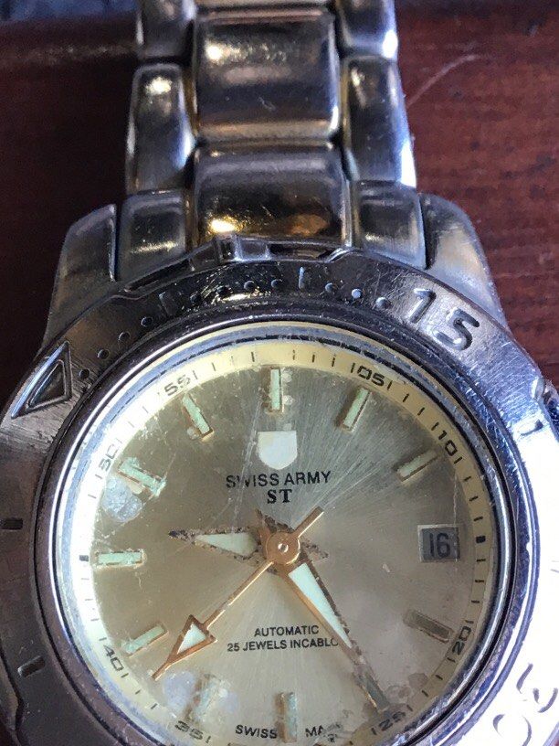 Swiss army Swiss made automatic (Category: Women's Watches) located in Baguio. Submitted by agozun61 (Listing ID 1468290092, Image 2). Description: Automatic Swiss made.Well used sign of usage.good running condition..