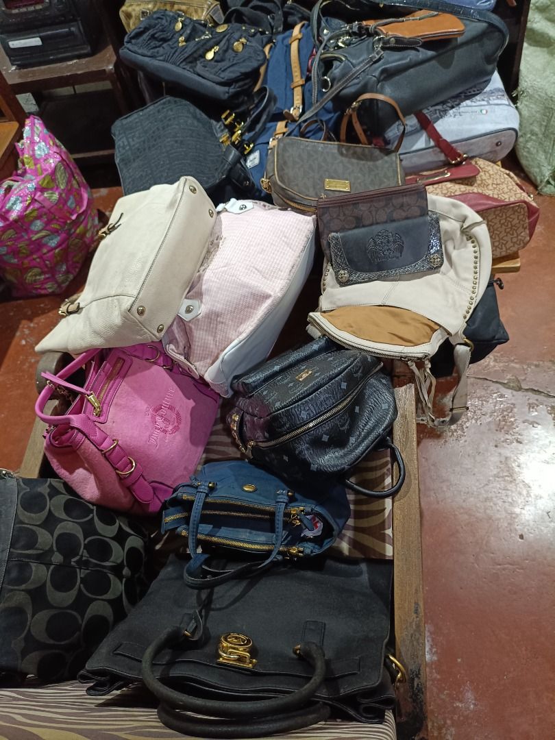 Take all Branded Bags (Category: Luxury Bags & Wallets) located in Batangas. Submitted by shopping_prelove (Listing ID 1468290068, Image 1). Description: Free sf Good condition 28 pcss Branded bags.