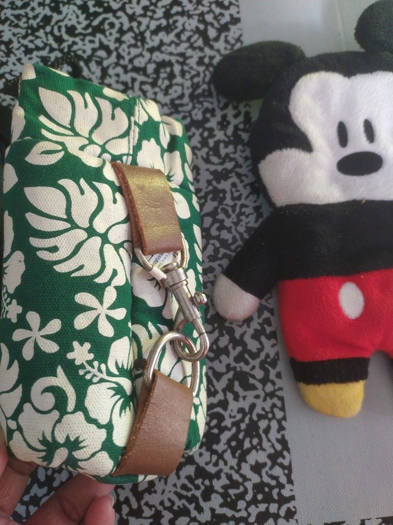 Take all Mickey cellphone ,pouch and marvel sling (Category: Babies & Kids Fashion) located in Manila. Submitted by timtam04 (Listing ID 1468499840, Image 2). Description: Mickey mouse Disney cellphone pouch pouch for tumbler sling bag marvel authentic.