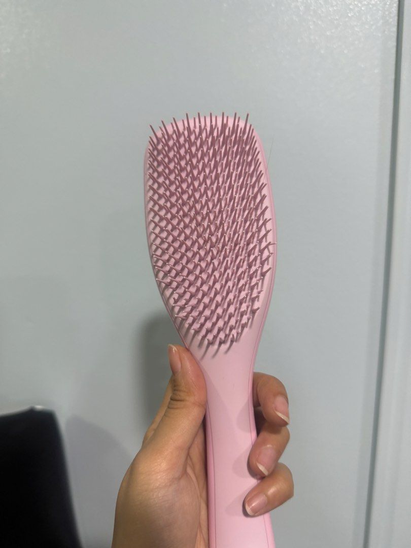 Tangle teezer (Category: Hair) located in Quezon City. Submitted by destashingmycloset (Listing ID 1468327602, Image 1). Description: .
