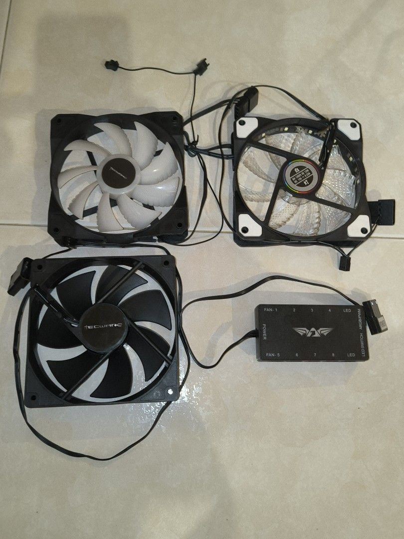Tecware PC Case Fans with Hub Controller (Category: Computer Parts) located in Singapore. Submitted by bromothymolblue (Listing ID 1468403482, Image 1). Description: tested and working pc case fans 120mm 12W 2x rgb 1x non-rgb 8$ for all w/ free fan hub.