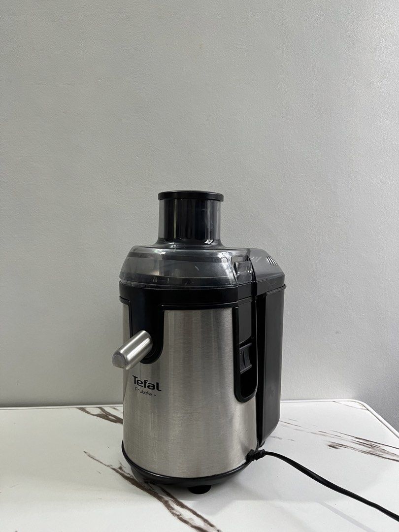 Tefal Frutelia + Metal Juicer (Category: Juicers, Blenders & Grinders) located in Bacacay. Submitted by aiksgoods (Listing ID 1468430708, Image 1). Description: .