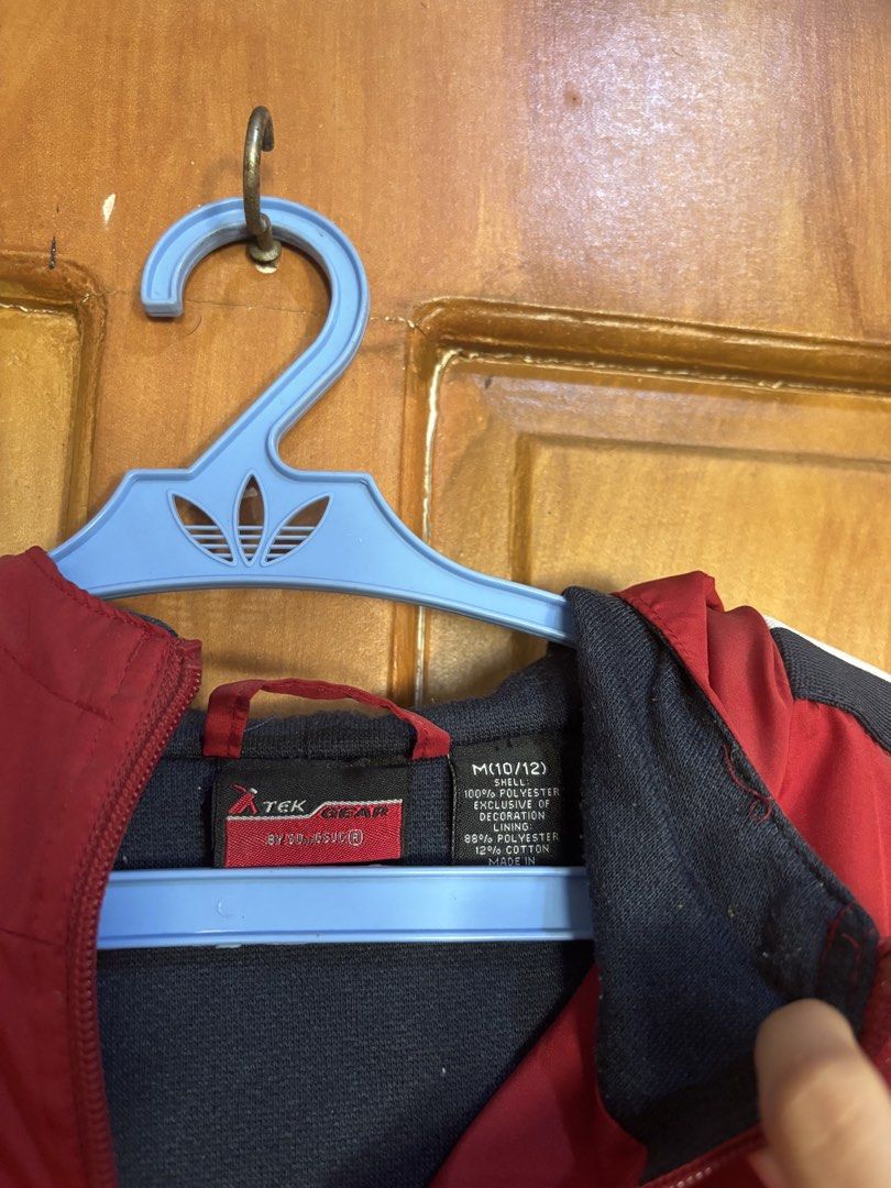 Tek Gear Red Hooded Jacket Size M (Category: Coats, Jackets and Outerwear) located in Manila. Submitted by shopmik4scloset (Listing ID 1468331644, Image 2). Description: Yes, it’s available :) Authentic & No issues Preloved not thrifted 📍: Sampaloc Manila 🚚: Lalamove or J&T 💵: Gcash or Bank Transfer No meet ups, cod or free sf!.