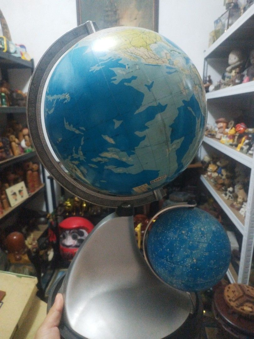Terrestrial globe japan (Category: Vintage Collectibles) located in San Rafael. Submitted by jflshoppe1989 (Listing ID 1468290928, Image 2). Description: .