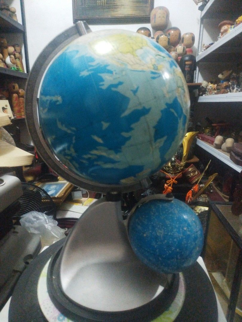 Terrestrial globe japan (Category: Vintage Collectibles) located in San Rafael. Submitted by jflshoppe1989 (Listing ID 1468290928, Image 1). Description: .