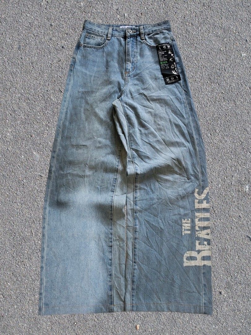 The Beatles x d'zzit (Category: Jeans) located in Kadingilan. Submitted by wamport_thrifting (Listing ID 1468355270, Image 1). Description: 28x41 HEM 11 Good condition No issue.