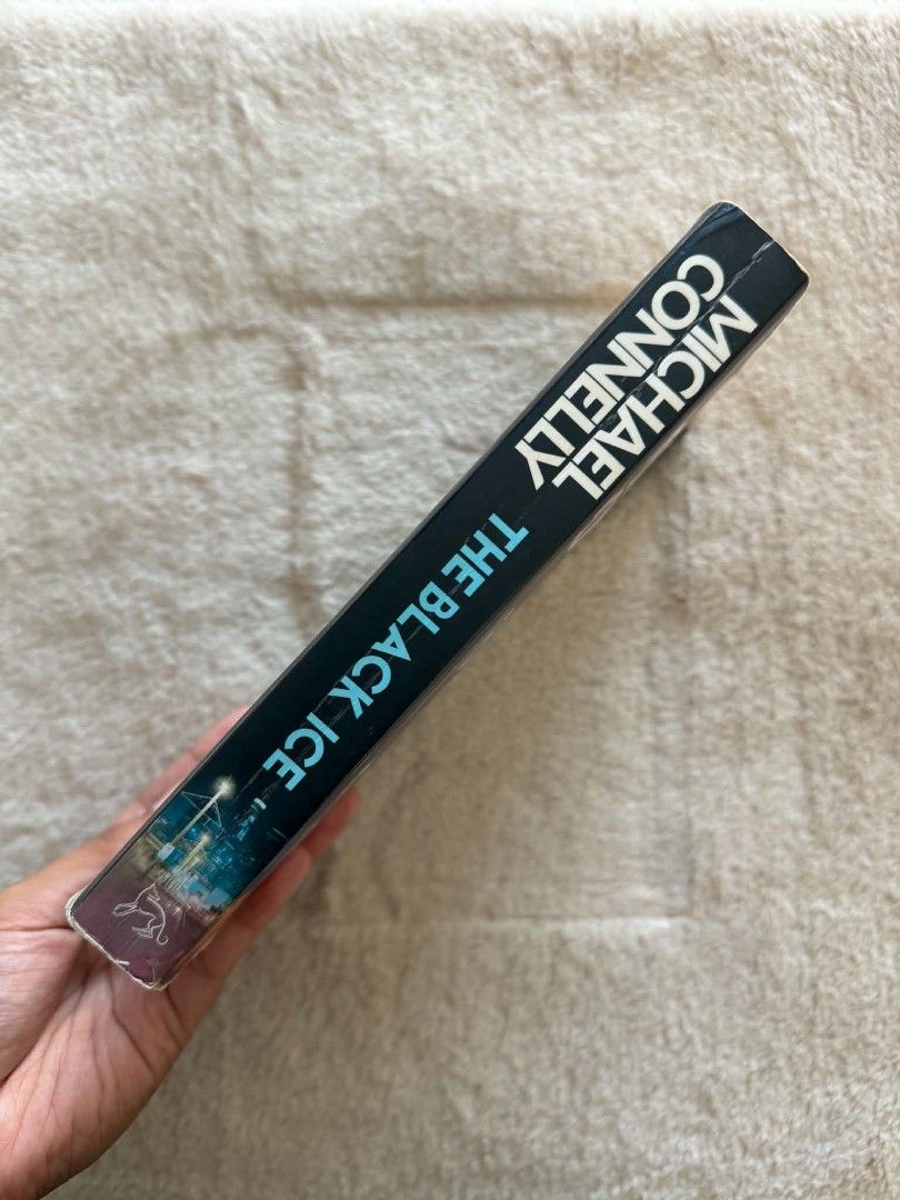 The Black Ice - Michael Connelly (Category: Storybooks) located in Santiago. Submitted by bookworm_club (Listing ID 1468314416, Image 2). Description: 📚no cancellation, return or exchange. 📚secondhand books. some books are in good condition while some has minimal flaws (foxing, creases, dog-eared pages, etc.) 📚reasonable haggling is allowed. 💰MOP: For same day pickup - CASH & BANK TRANSFER For shipping or scheduled pickup - BANK TRANSFER 🚚MO