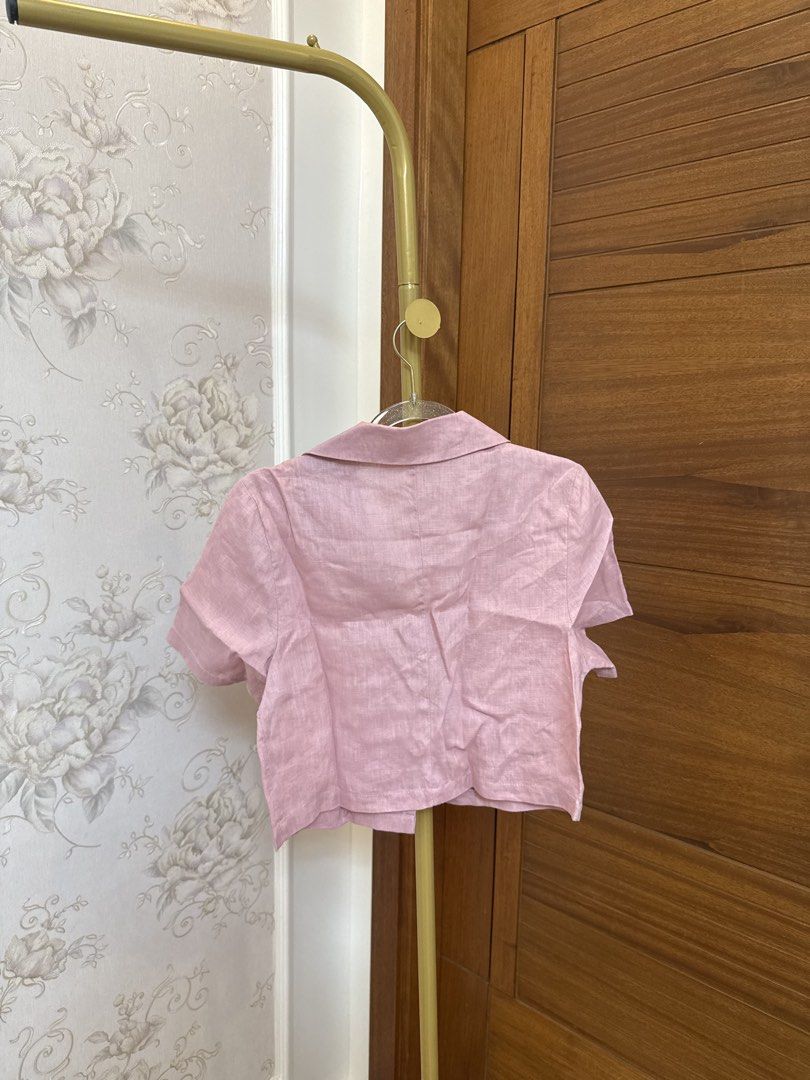 The Editor's Market Top in Pink (Category: Blouses) located in Quezon City. Submitted by vpauline (Listing ID 1468366497, Image 3). Description: 10/10.